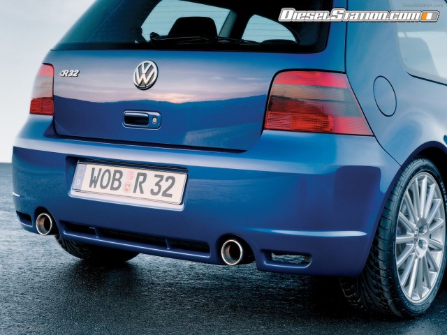 R32